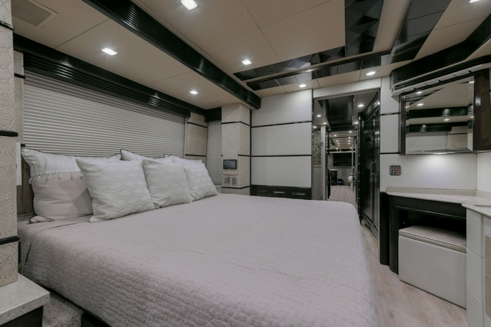 2011 Prevost Outlaw H3-45 For Sale