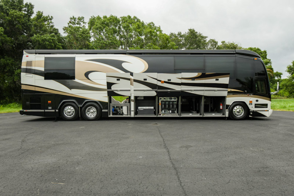 2011 Prevost Outlaw H3-45 For Sale