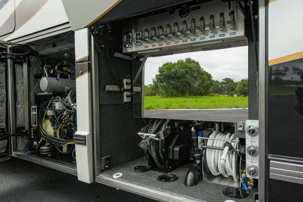 2011 Prevost Outlaw H3-45 For Sale