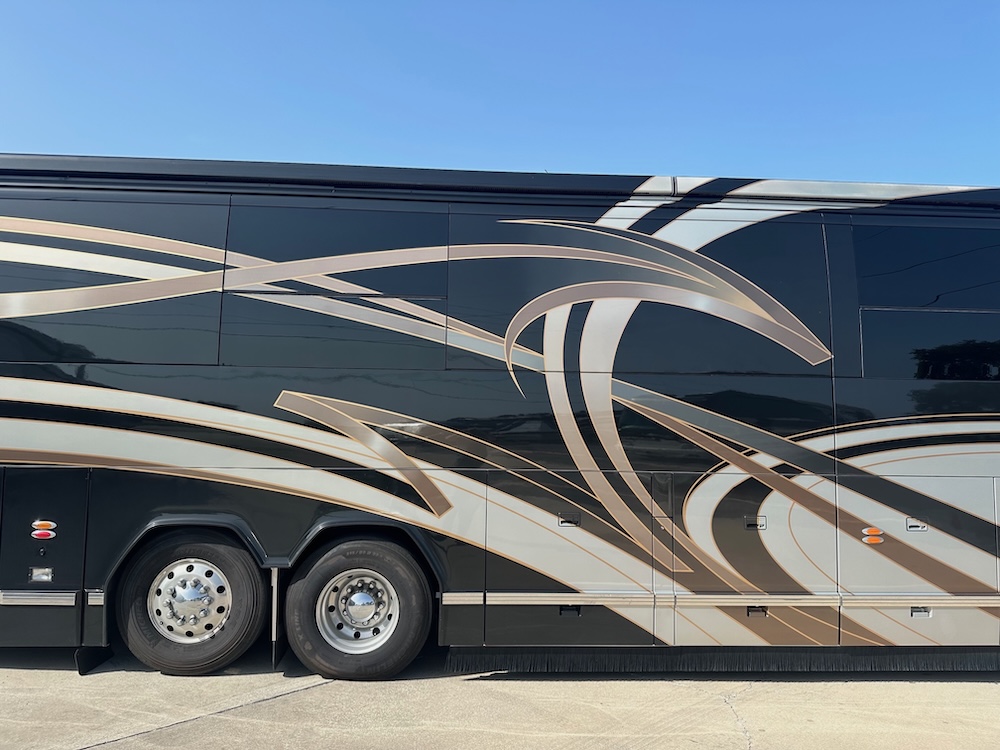2012 Prevost Featherlite H3-45 For Sale