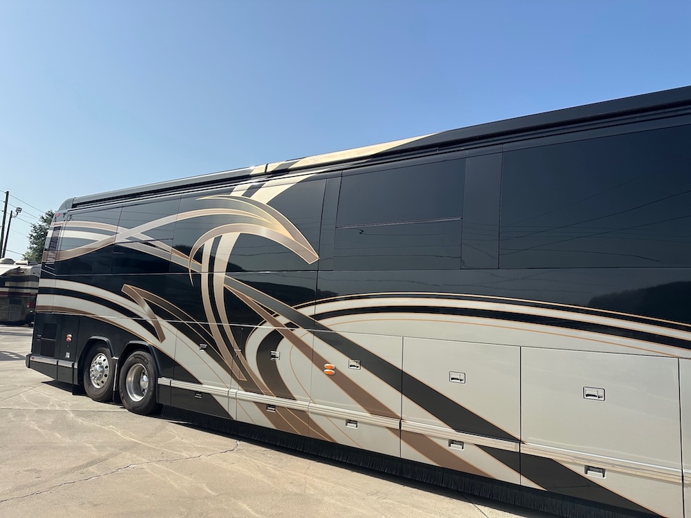 2012 Prevost Featherlite H3-45 For Sale