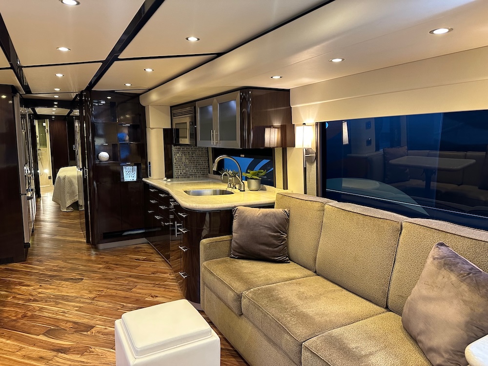 2012 Prevost Featherlite H3-45 For Sale