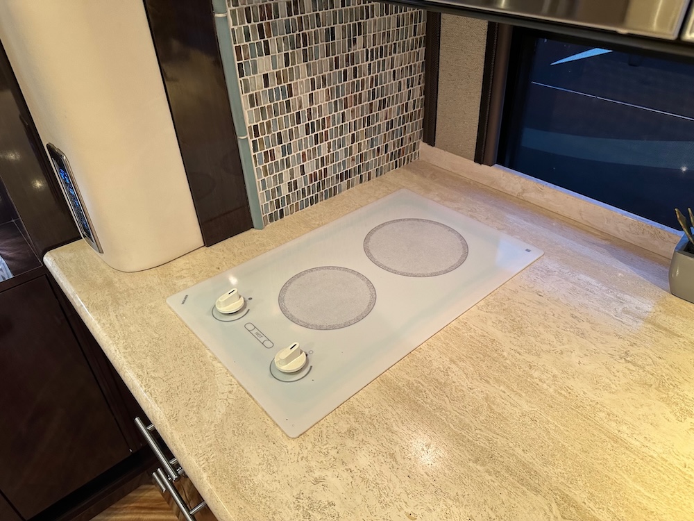 2012 Prevost Featherlite H3-45 For Sale