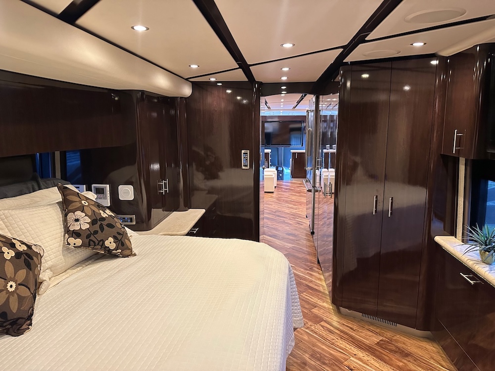 2012 Prevost Featherlite H3-45 For Sale