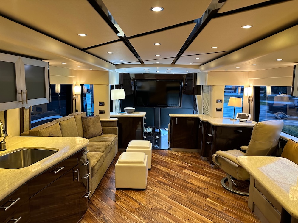 2012 Prevost Featherlite H3-45 For Sale