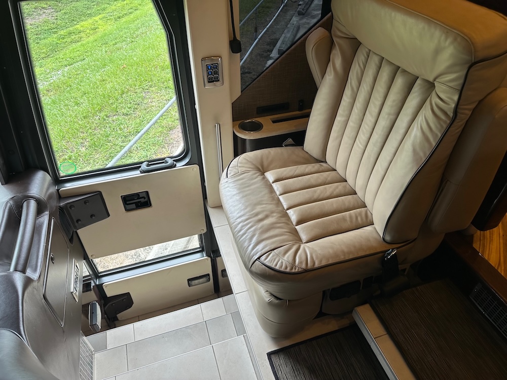 2012 Prevost Featherlite H3-45 For Sale