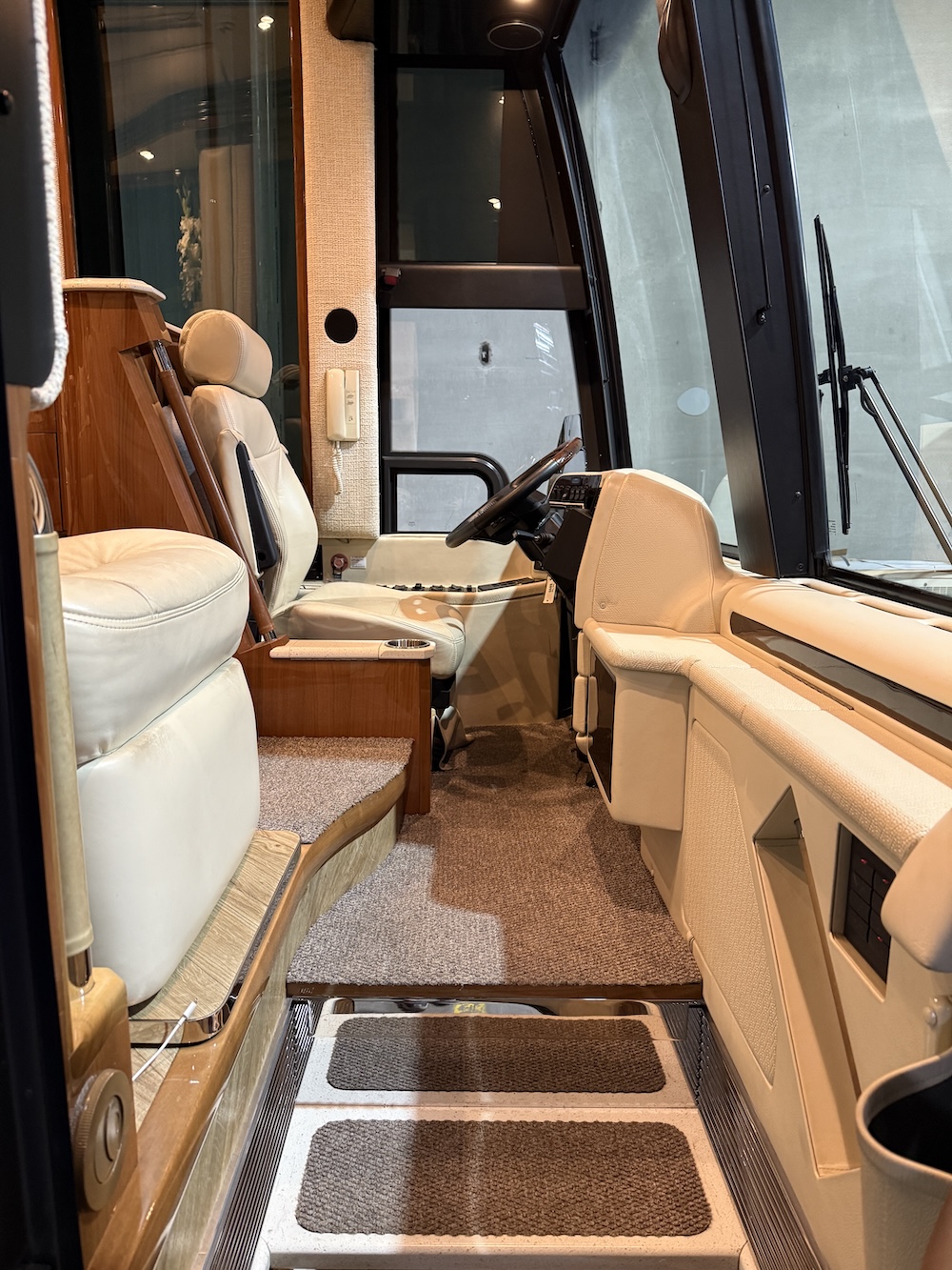 2013 Prevost Liberty  H3-45 For Sale