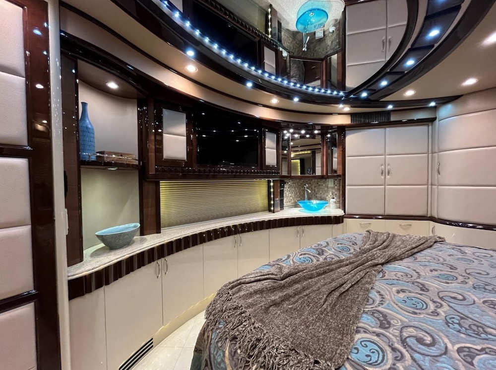 2013 Prevost Liberty H3-45 For Sale