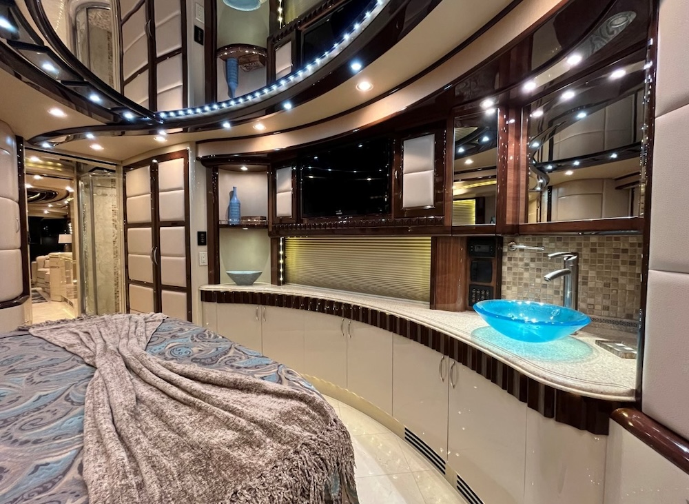 2013 Prevost Liberty H3-45 For Sale