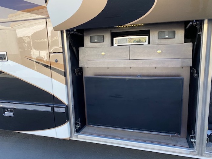 2013 Prevost Millennium H3-45 For Sale