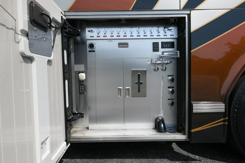 2013 Prevost Outlaw H3-45 For Sale