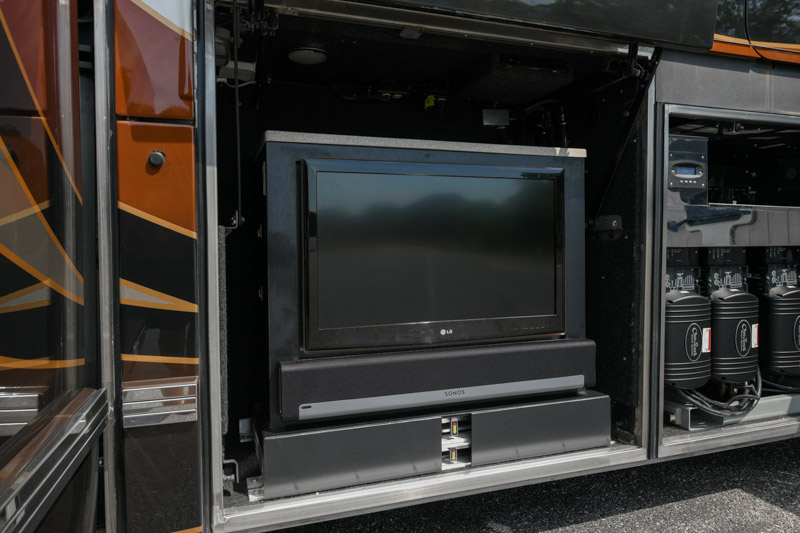 2013 Prevost Outlaw H3-45 For Sale