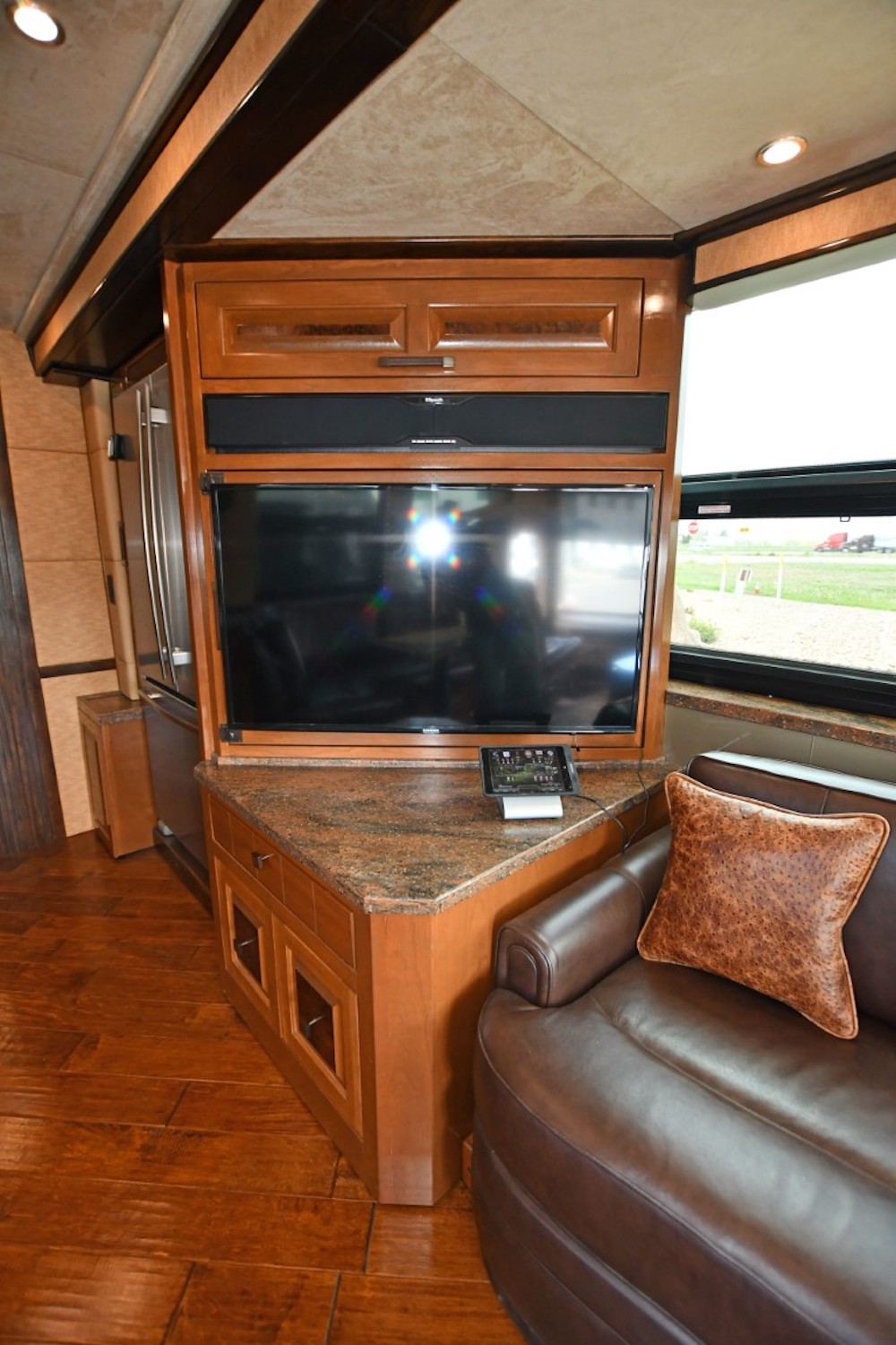 2014 Prevost Emerald X3 For Sale