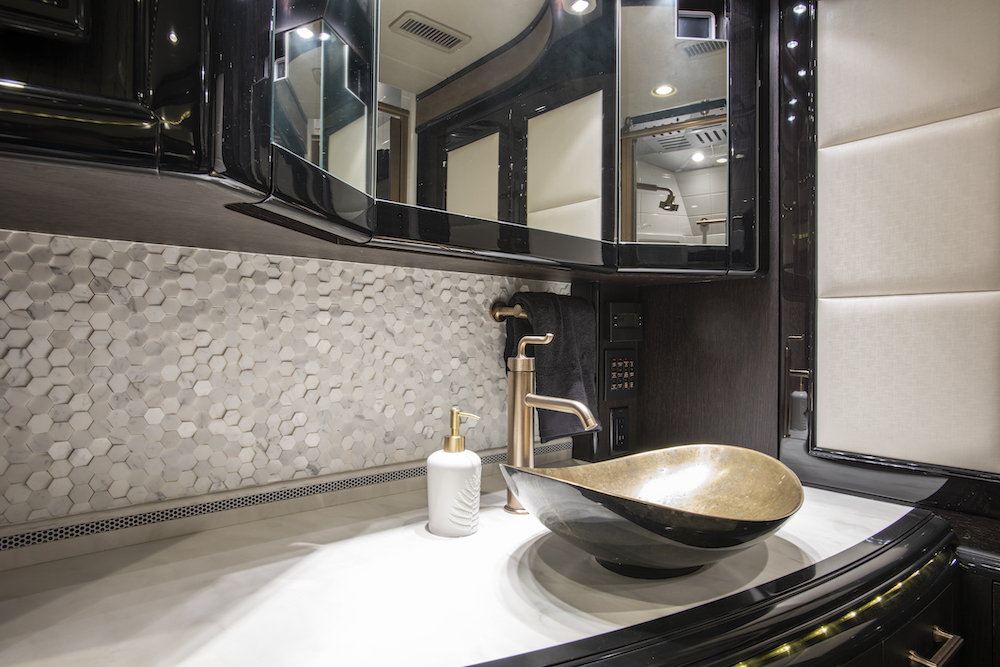 2014 Prevost Liberty H3-45 For Sale