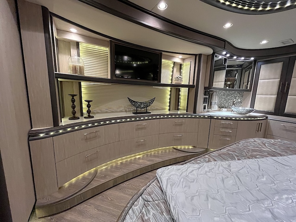 2014 Prevost Liberty H3-45 For Sale