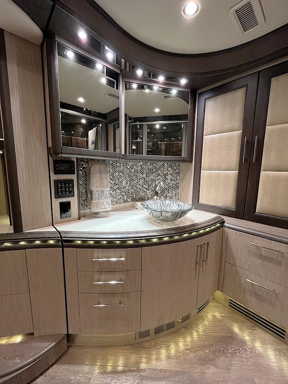 2014 Prevost Liberty H3-45 For Sale