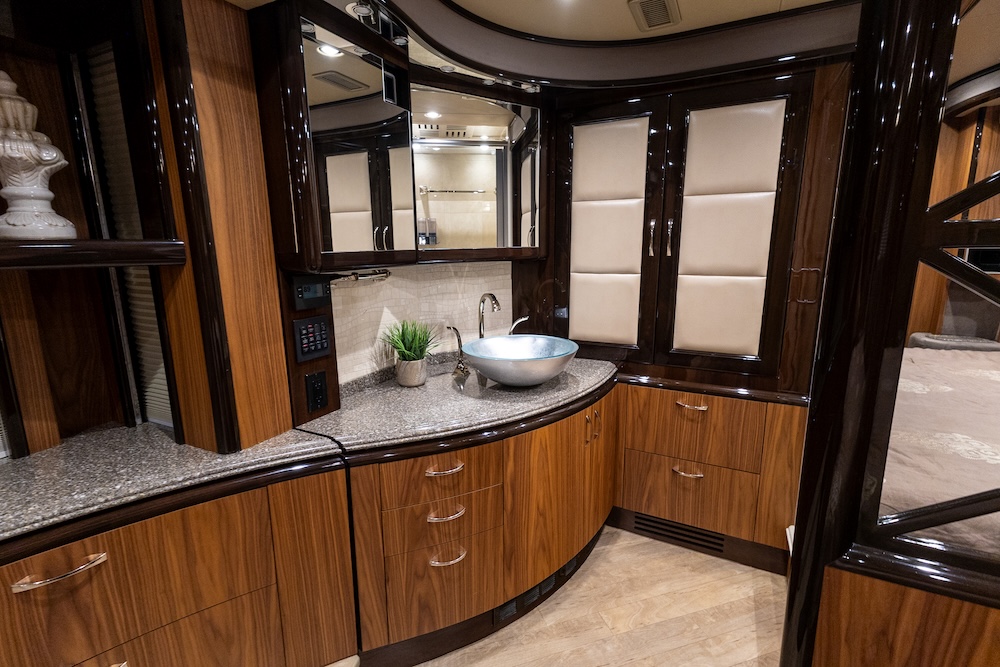 2014 Prevost Liberty H3-45 For Sale