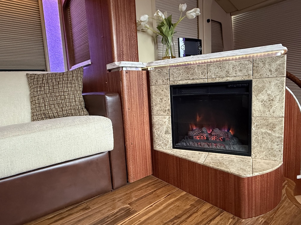 2014 Prevost Marathon H3-45 For Sale