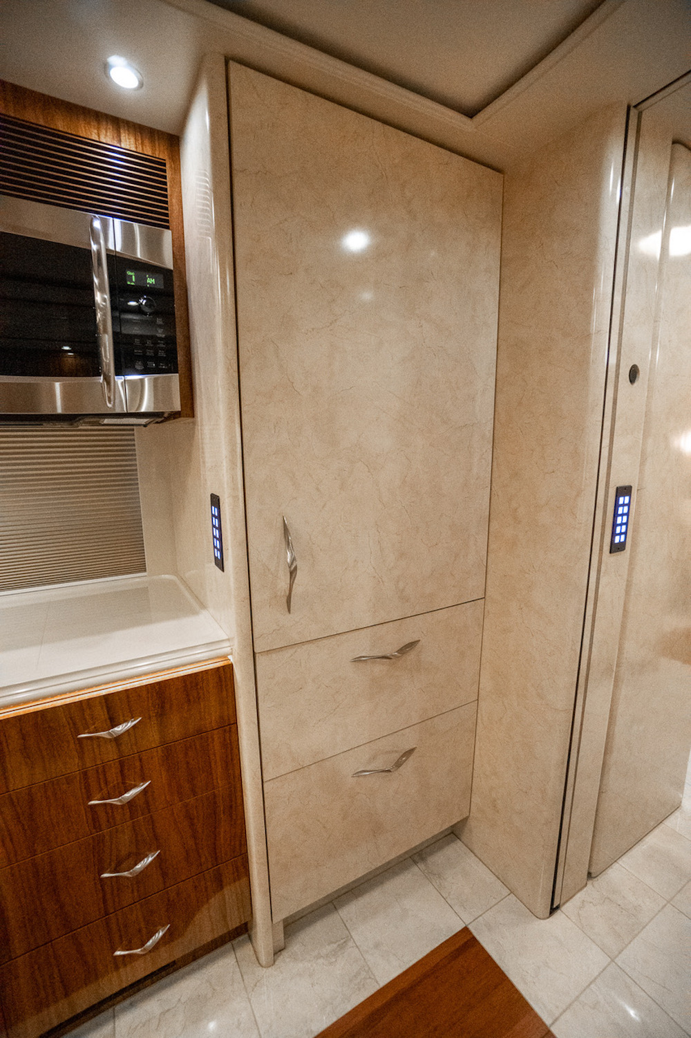 2014 Prevost Marathon X3 For Sale