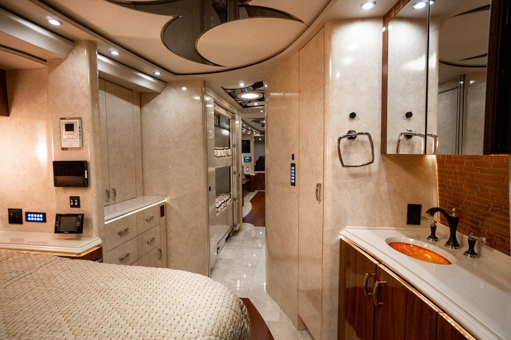 2014 Prevost Marathon X3 For Sale