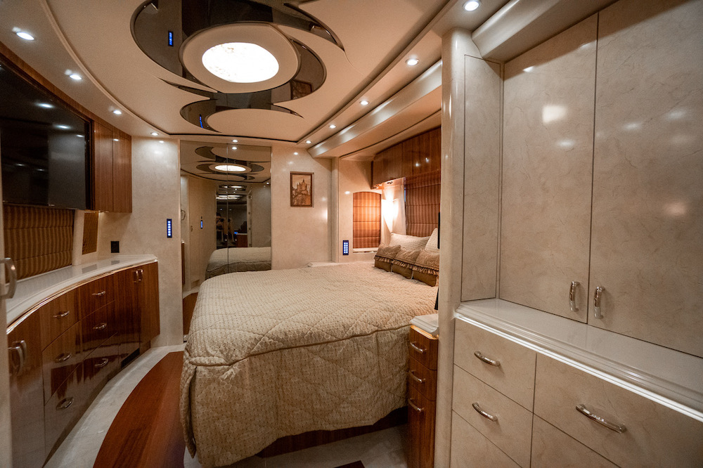 2014 Prevost Marathon X3 For Sale