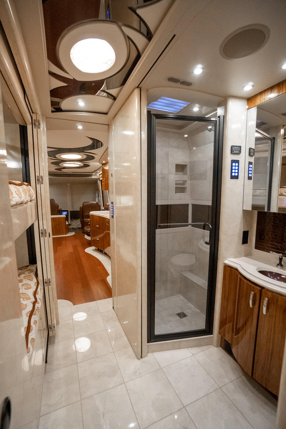 2014 Prevost Marathon X3 For Sale