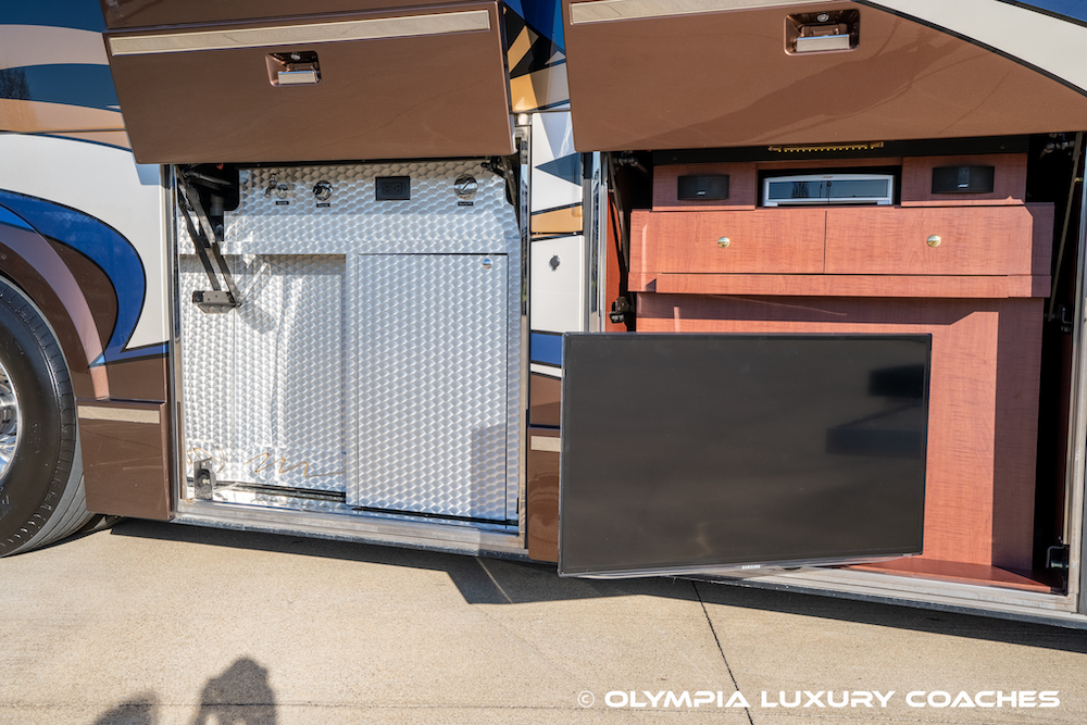 2014 Prevost Millennium H3-45 For Sale