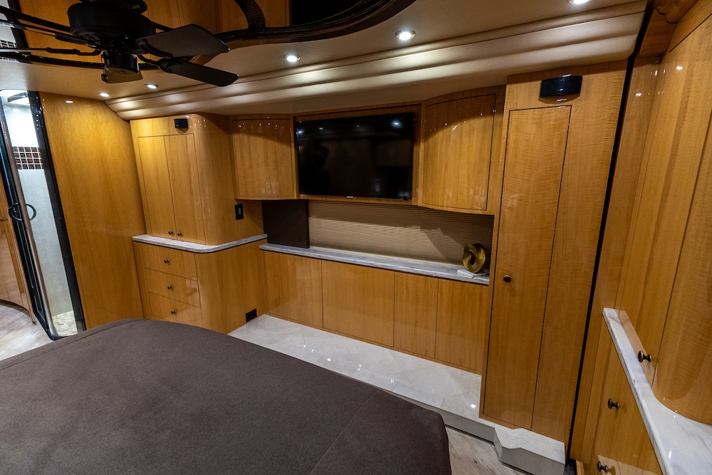 2014 Prevost Millennium H3-45 For Sale