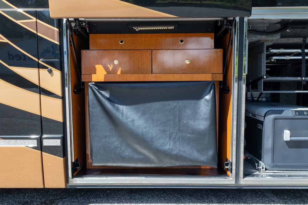 2014 Prevost Millennium H3-45 For Sale