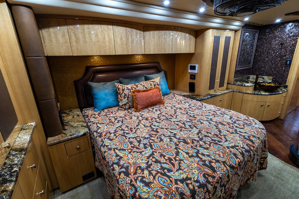2014 Prevost Millennium H3-45 For Sale