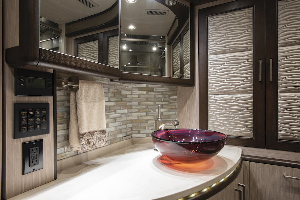 2015 Prevost Liberty H3-45 For Sale