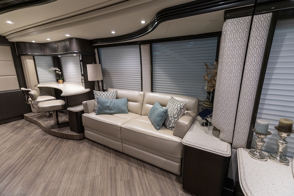 2015 Prevost Liberty H3-45 For Sale