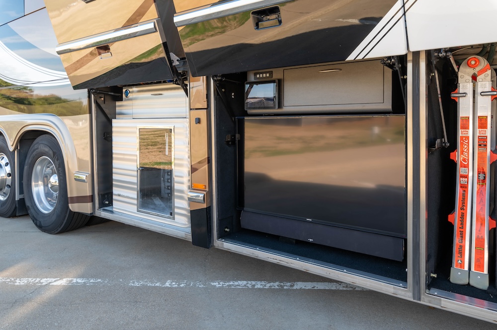 2015 Prevost  Marathon  H3-45 For Sale