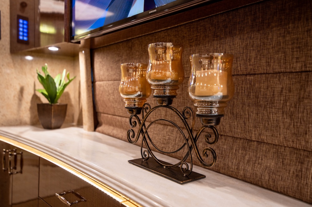 2015 Prevost Marathon H3-45 For Sale