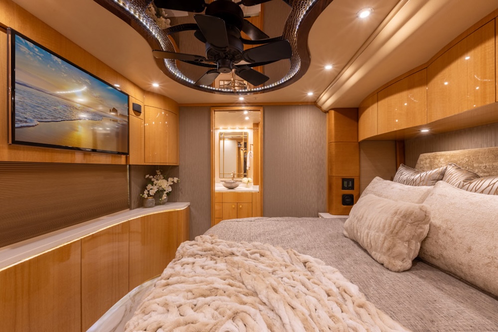 2015 Prevost Millennium H3-45 For Sale