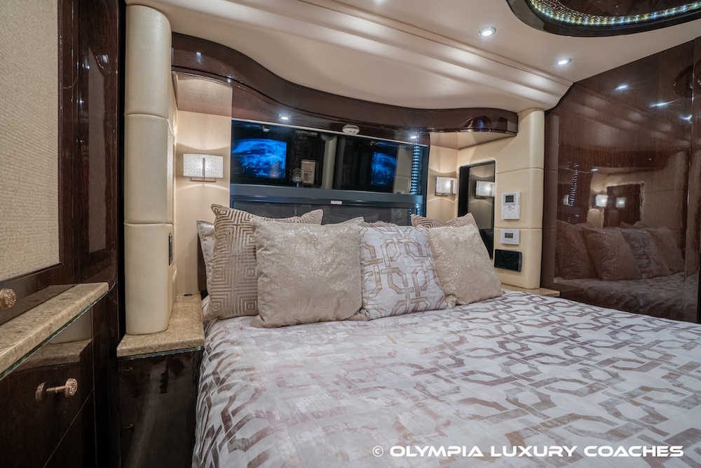 2015 Prevost Millennium H3-45 For Sale