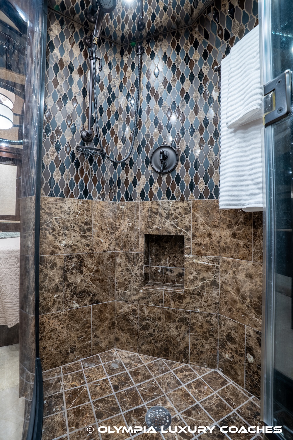 2015 Prevost Millennium H3-45 For Sale