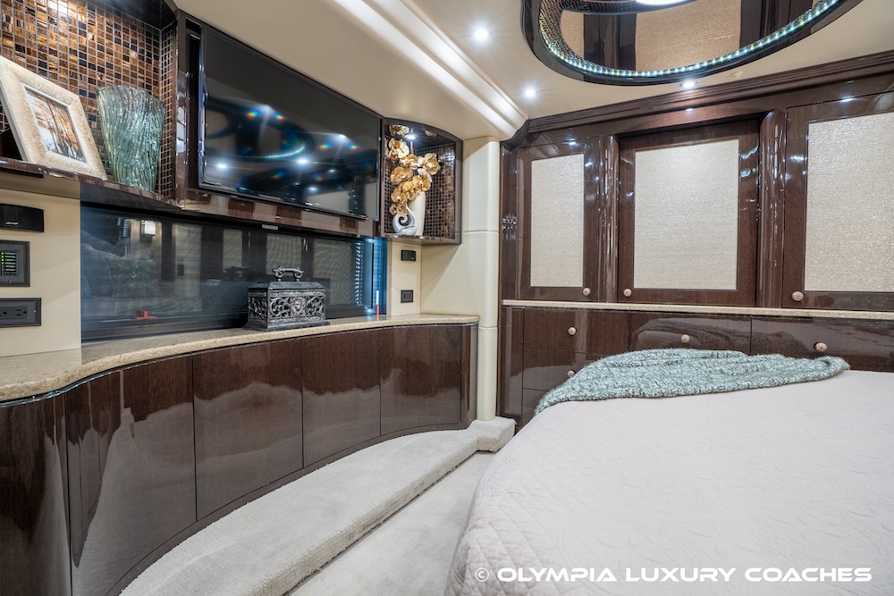 2015 Prevost Millennium H3-45 For Sale