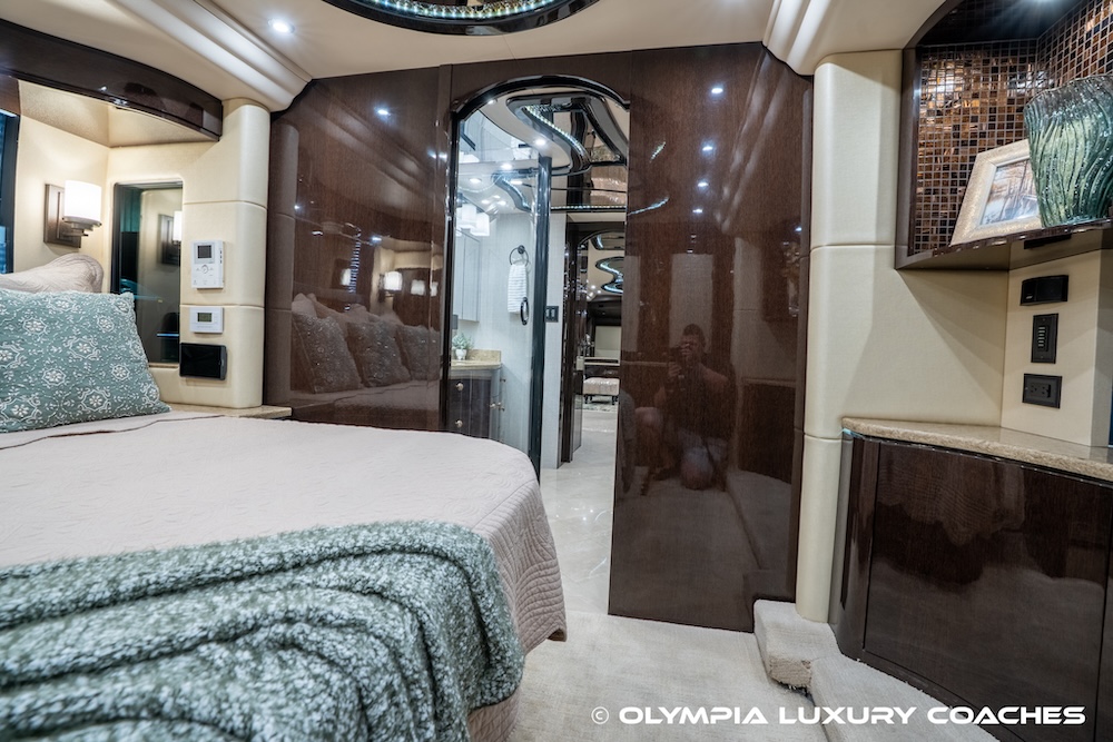 2015 Prevost Millennium H3-45 For Sale