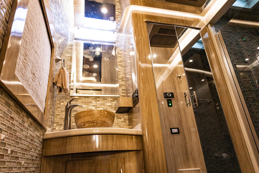 2015 Prevost Star X3 For Sale