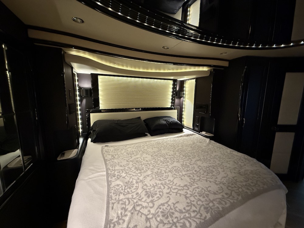 2016 Prevost Liberty H3-45 For Sale