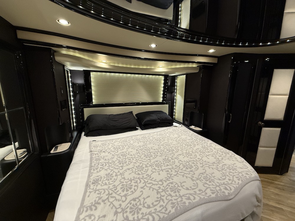 2016 Prevost Liberty H3-45 For Sale