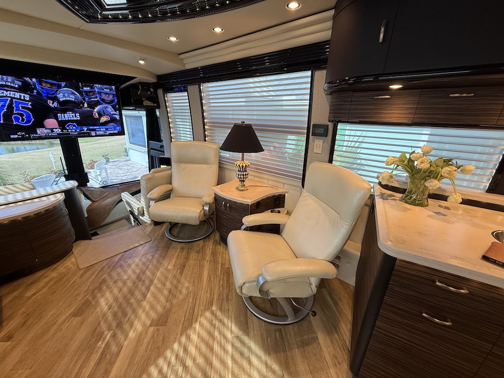 2016 Prevost Liberty H3-45 For Sale