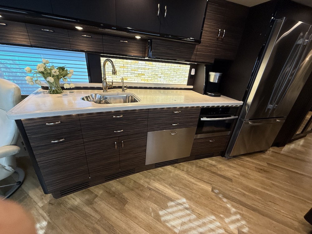 2016 Prevost Liberty H3-45 For Sale