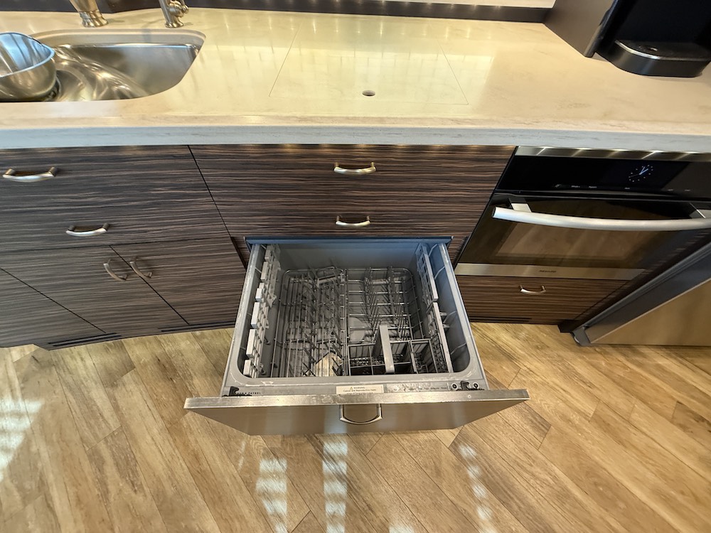 2016 Prevost Liberty H3-45 For Sale