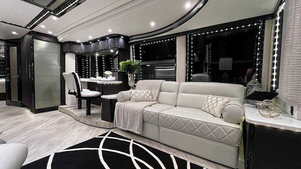 2016 Prevost  Liberty H3-45 For Sale