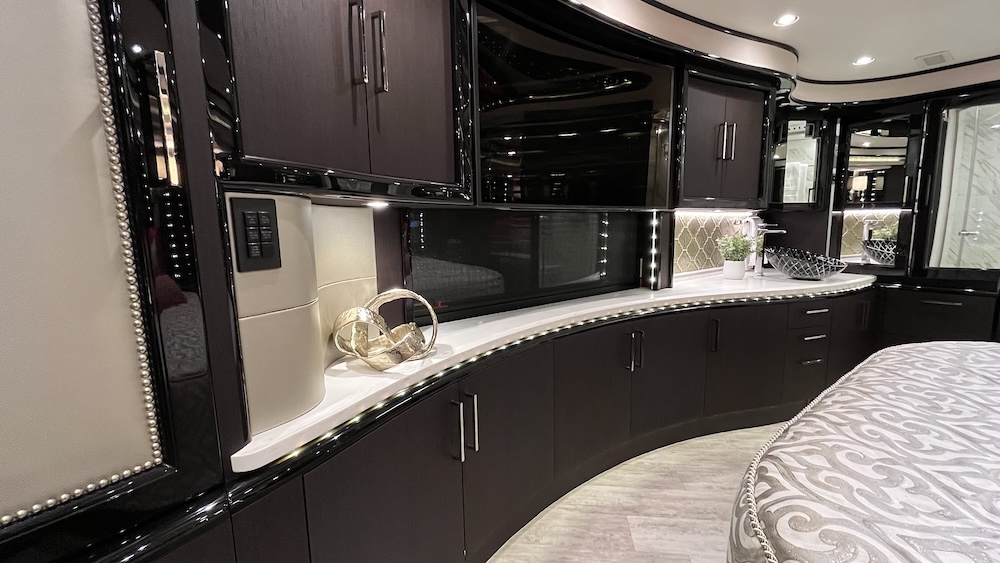 2016 Prevost  Liberty H3-45 For Sale