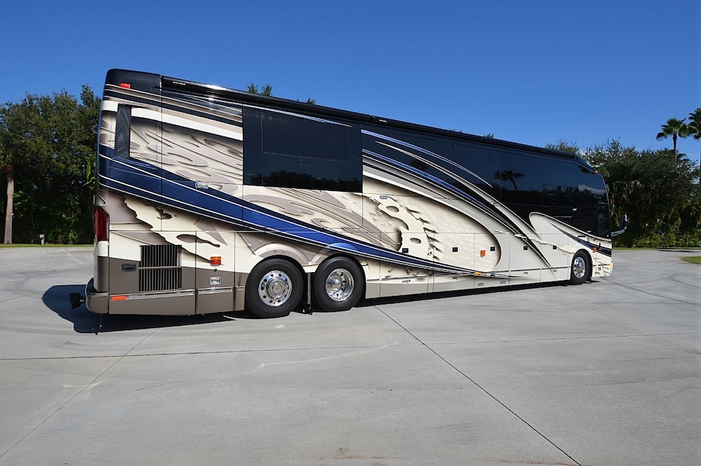 2016 Prevost Liberty H3-45 For Sale