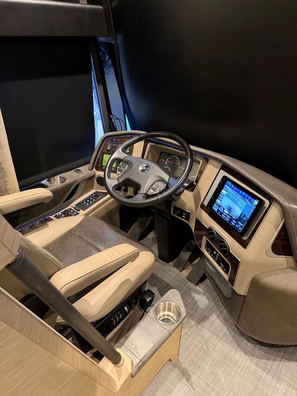 2016 Prevost Liberty H3-45 For Sale