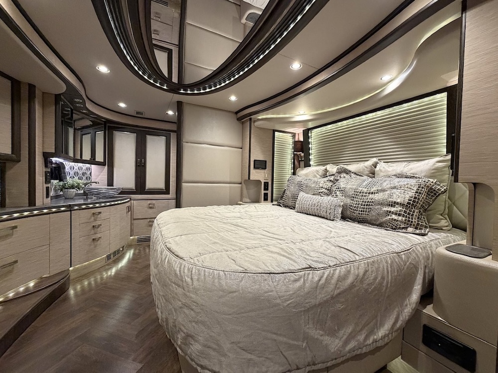 2016 Prevost Liberty H3-45 For Sale